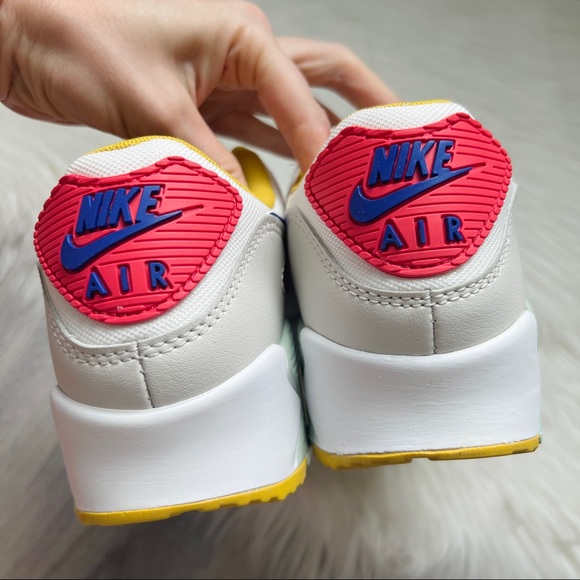 NWT Nike Air Max 90 Women’s Shoes - Picture 10 of 11